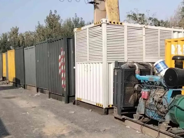 澜沧200KW柴油发电机机组每小时油耗是多少？